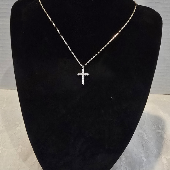 Elegant Gold and Silver Cross Pendant Necklace - Pavoi - Picture 2 of 5